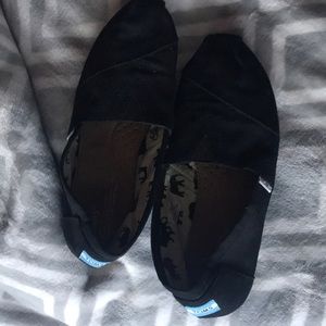 Black Toms Size 10